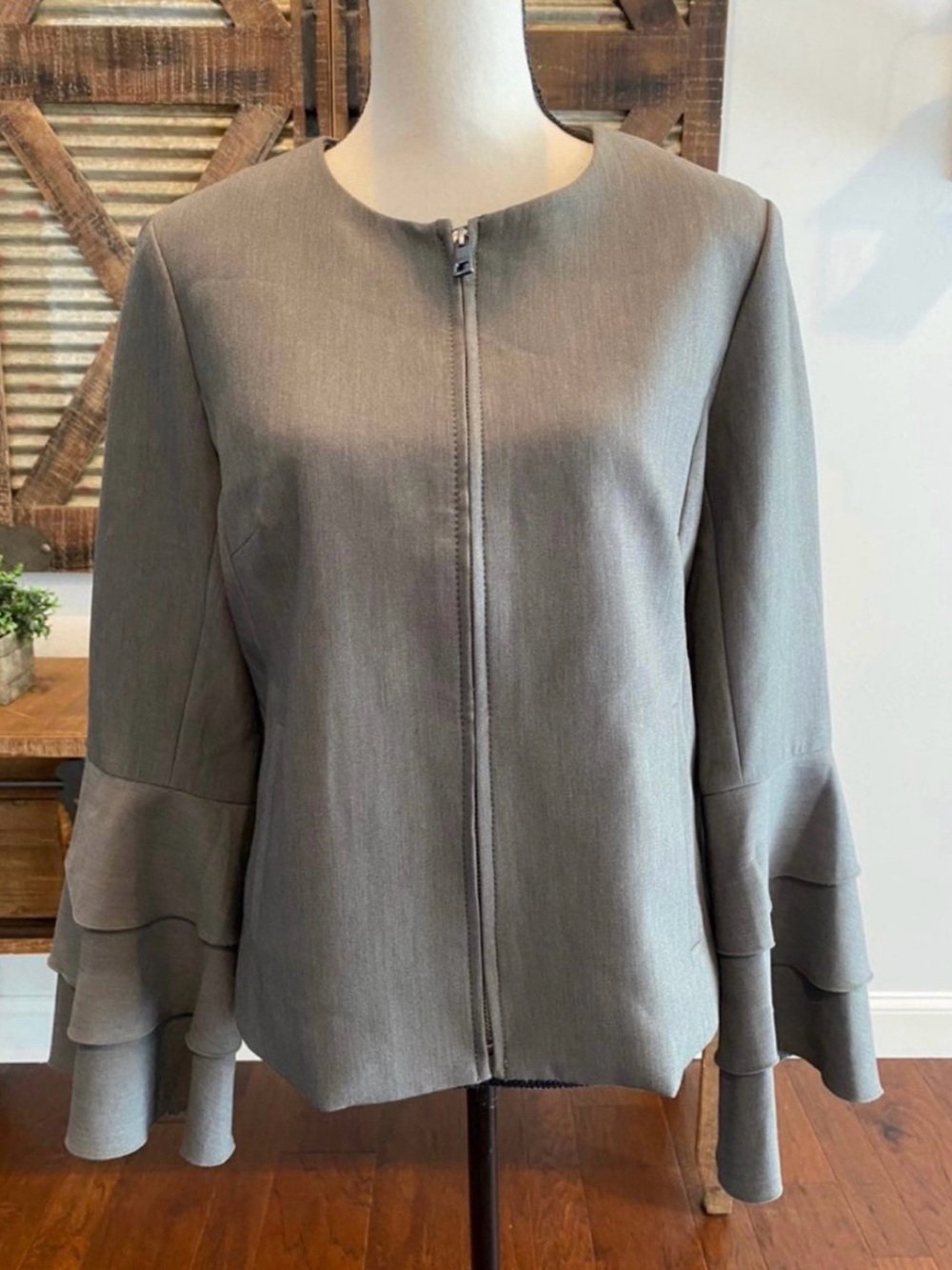 Banana Republic Gray Ruffle-Sleeve Zip Jacket